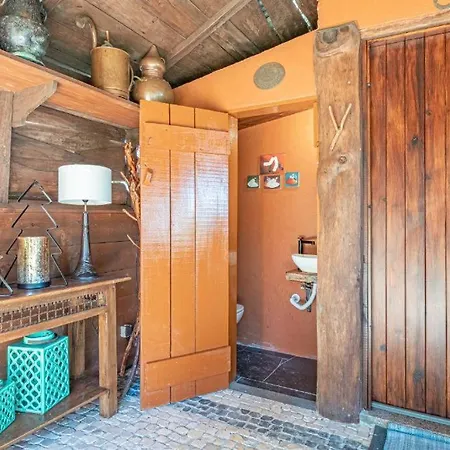 Quintinha De Sao Jorge * Santana (Madeira)