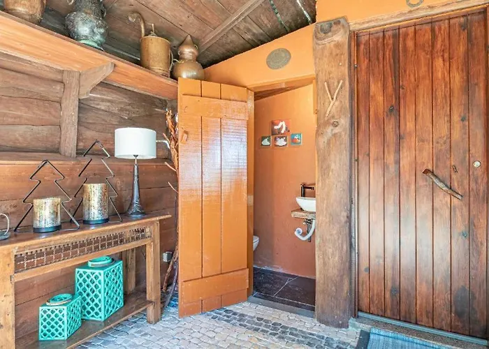 Quintinha De Sao Jorge * Santana (Madeira)