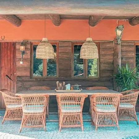 Quintinha De Sao Jorge * Santana (Madeira)